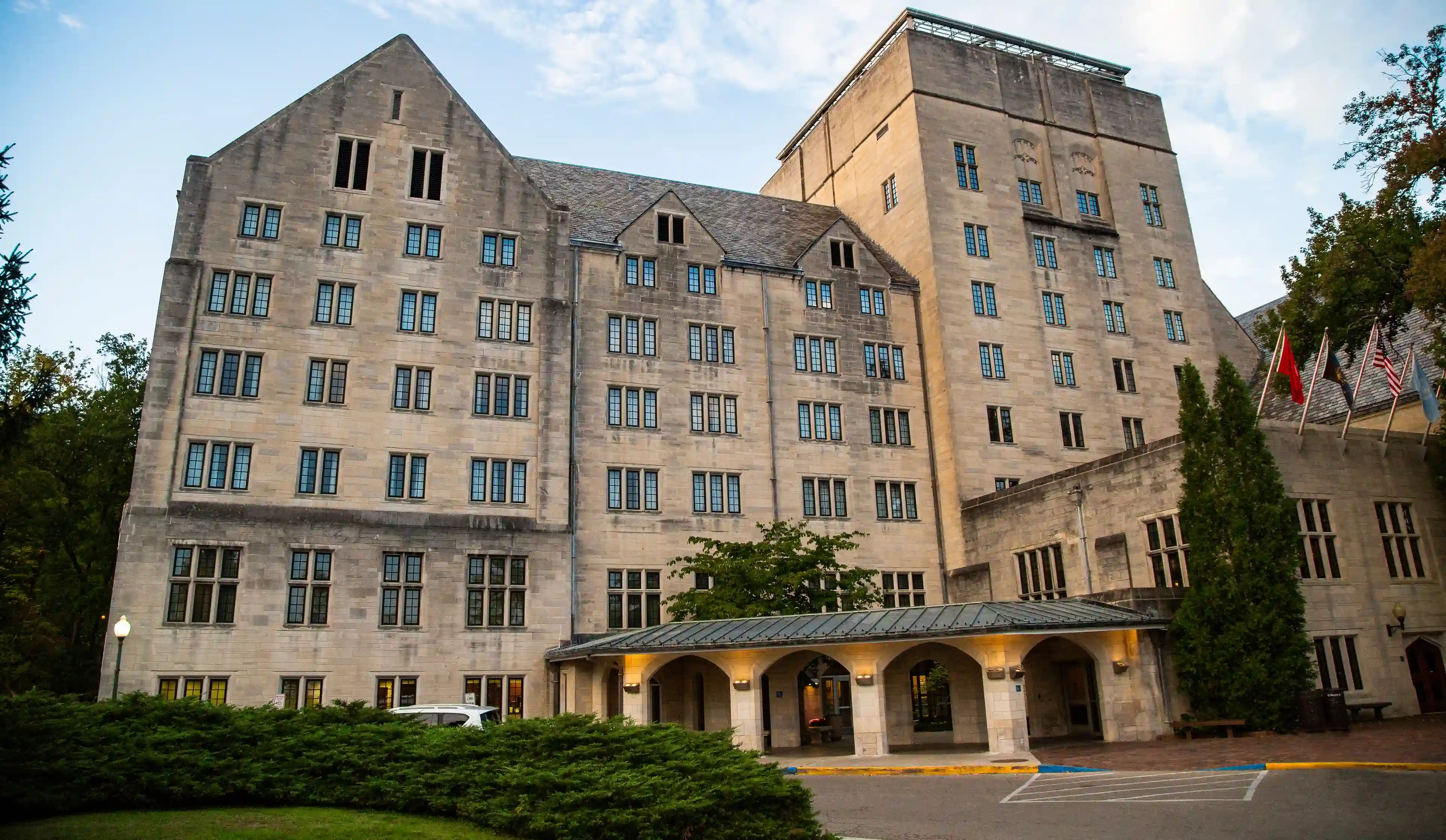 Biddle Hotel & Conference Center Bloomington - Lightning Limo hotel transportation