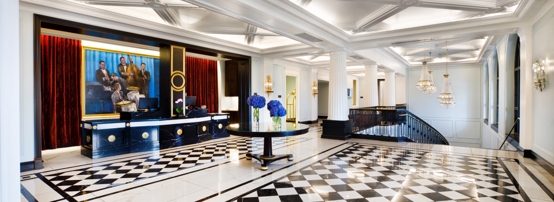 Hotel Carmichael Carmel Indiana - Lightning Limo hotel transportation